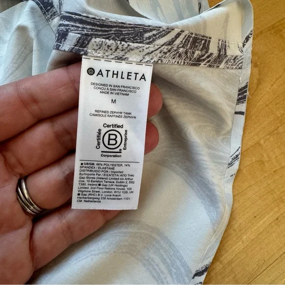 Athleta zephyr tank - Picture 7 of 9